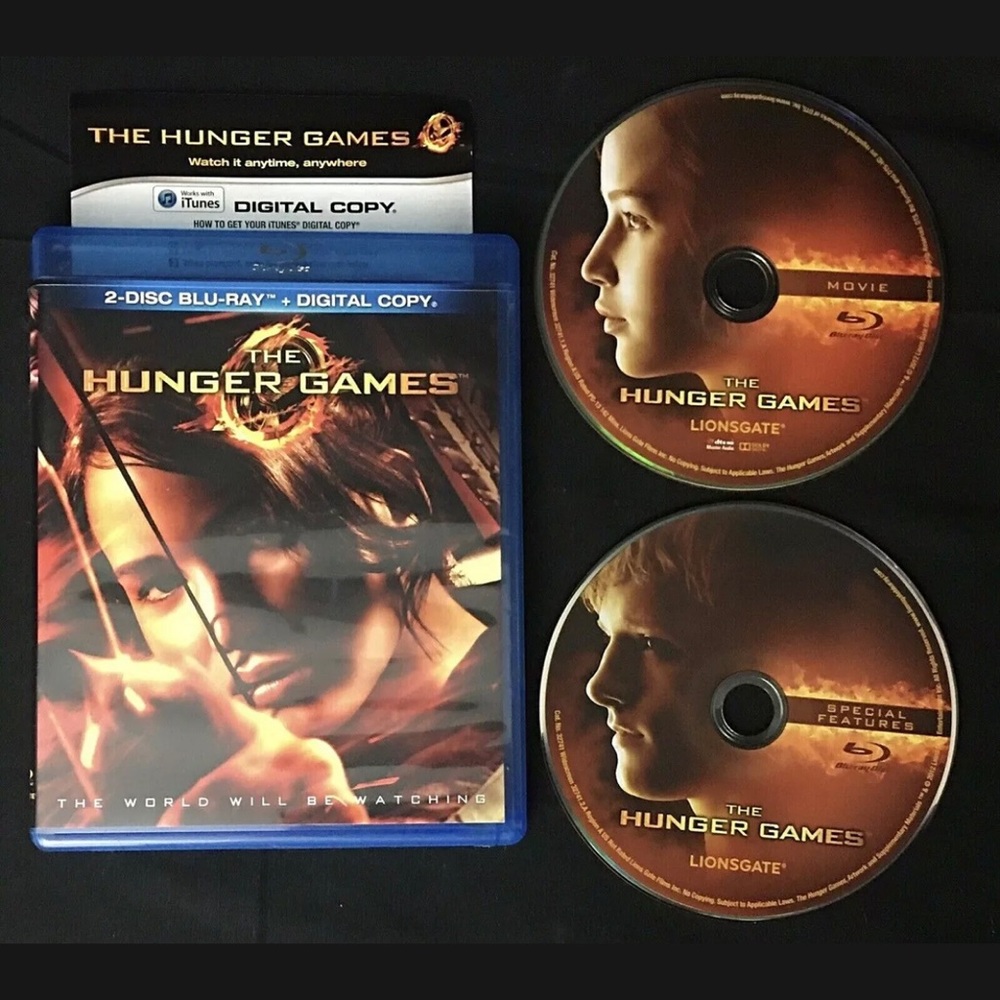The Hunger Games Blu-ray 2 Disc Set Blu-Ray + Digital Copy Widescreen Movie MINT